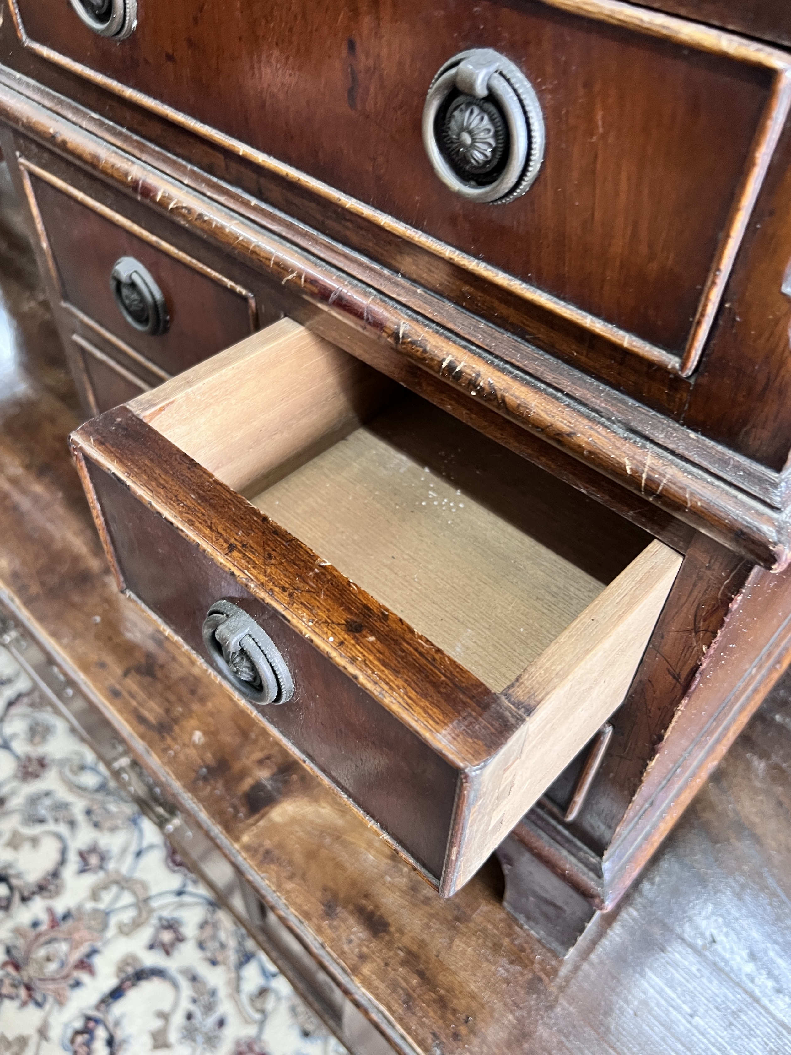 A small reproduction mahogany chest, width 41cm, depth 29cm, height 76cm